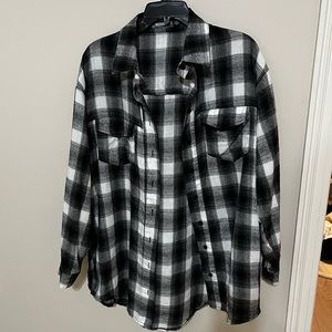 MISSGUIDED long sleeve oversize plaid button up US size 2 perfect condition